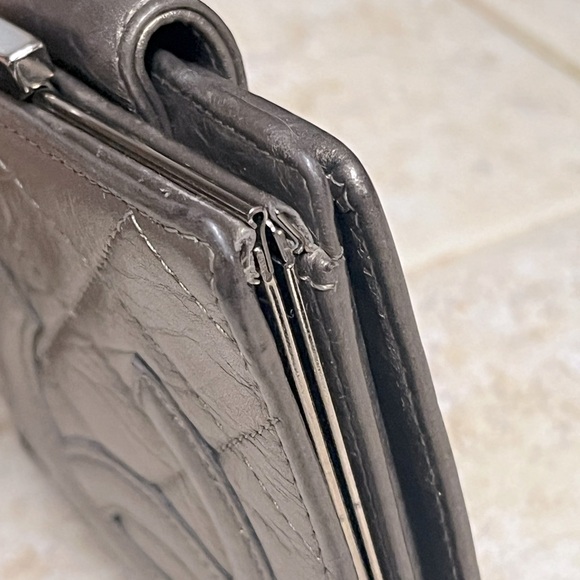 RARE✨Chanel Cambon compact wallet (Bronze) - Picture 10 of 16